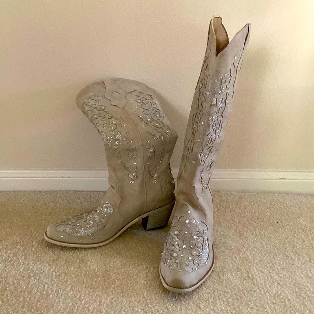 Women’s boots